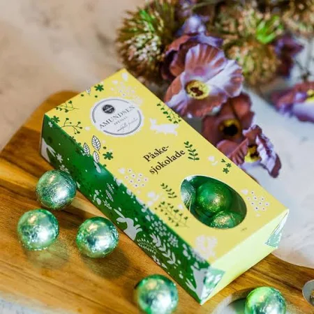 Påske Sjokoladekuler - Gaveeske i påskedesign med: 120g Folierte sjokoladekuler med hasselnøtt fyll. Påske Sjokoladekuler - Bilde 2